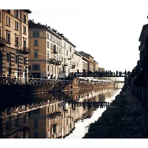 Taking A Walk In The Beating Heart Of Navigli Appartement